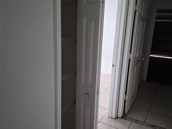 4th image of 1231 SW Parma Avenue