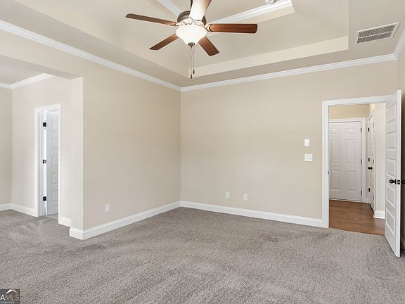 4th image of 30 Timber Dr