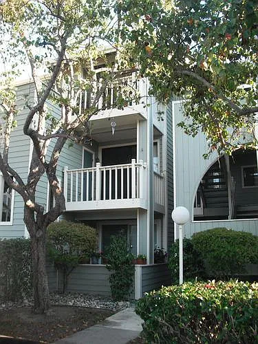 1 bed, 714 sqft, $2,300 — Photo 2