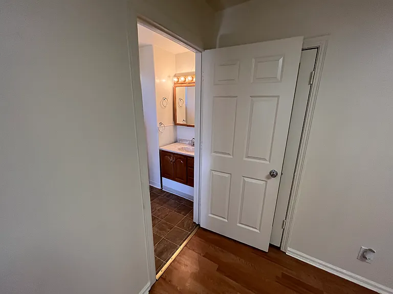 En-Suite bath in bedroom #2