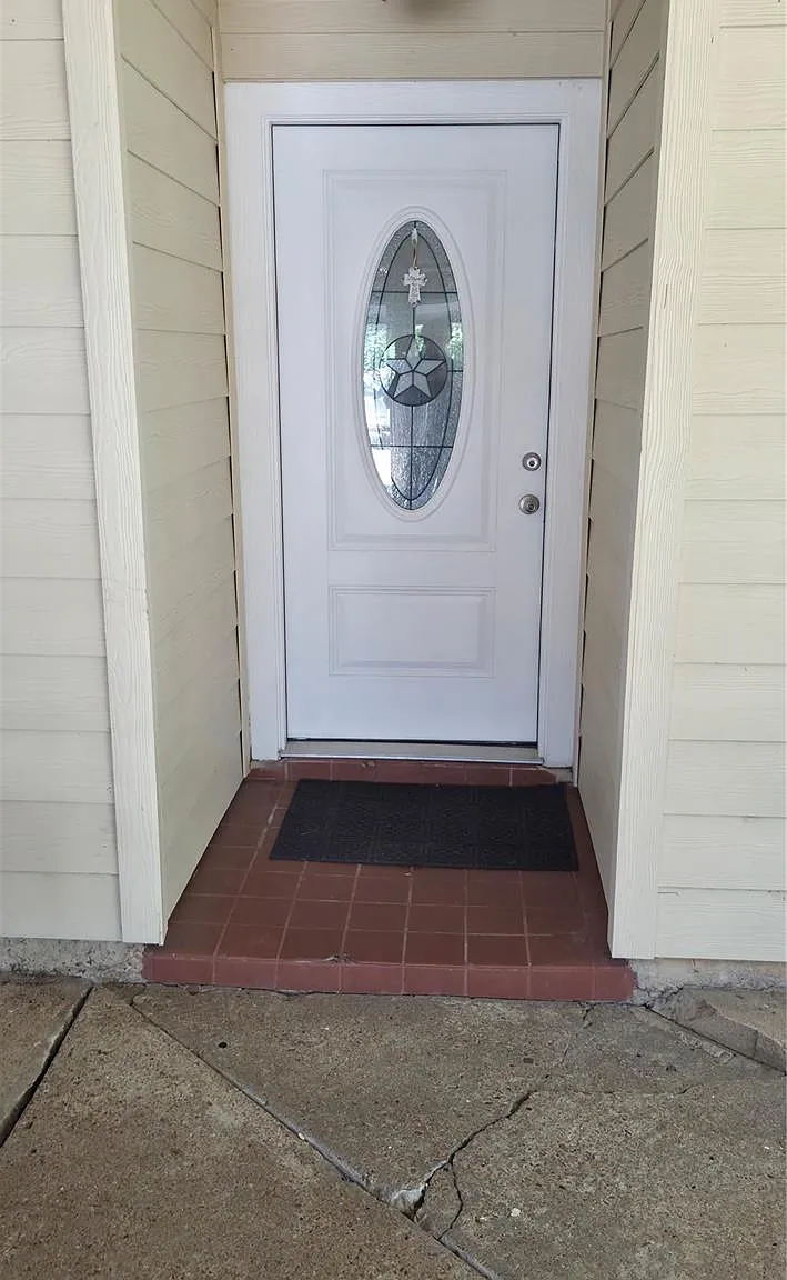 3 bed, 2.0 bath, 1424 sqft, $1,980 — Photo 2