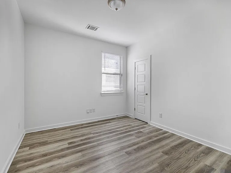12856 Silverbell Ave — Photo 15