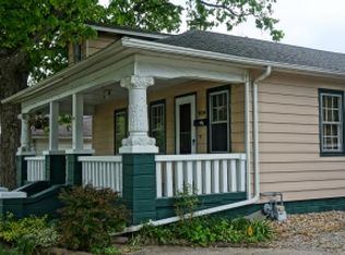 904 S 3rd St, Effingham, IL 62401