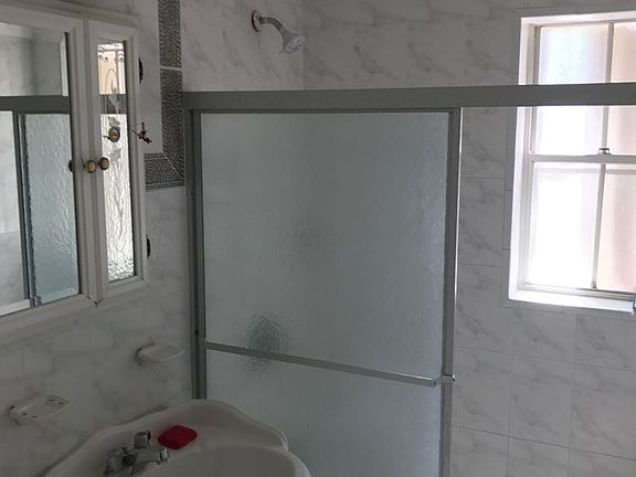 2nd image of 3401 Franklin Ave APT B