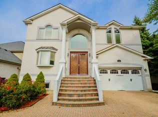 4 E 17th St, Lombard, IL