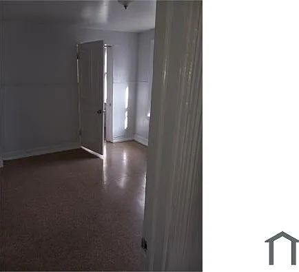 1011 W Ontario St — Photo 2