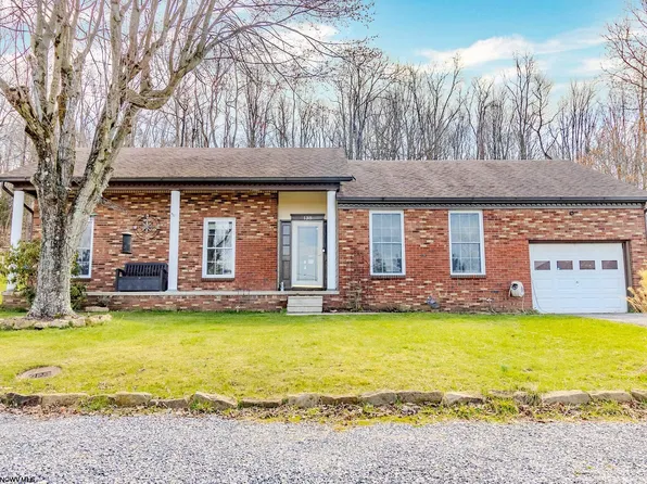 138 Estate Dr, Morgantown, WV 26508