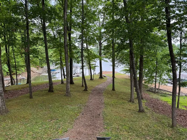 6175 Cardinal Dr, Gainesville, GA 30506