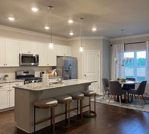 2nd image of 3887 Shelleydale Dr
