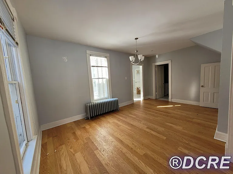 822 Michigan Ave — Photo 8