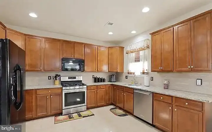 10 Manorwood Dr — Photo 5