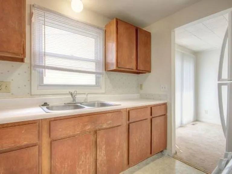 1010 Crescent Dr — Photo 15