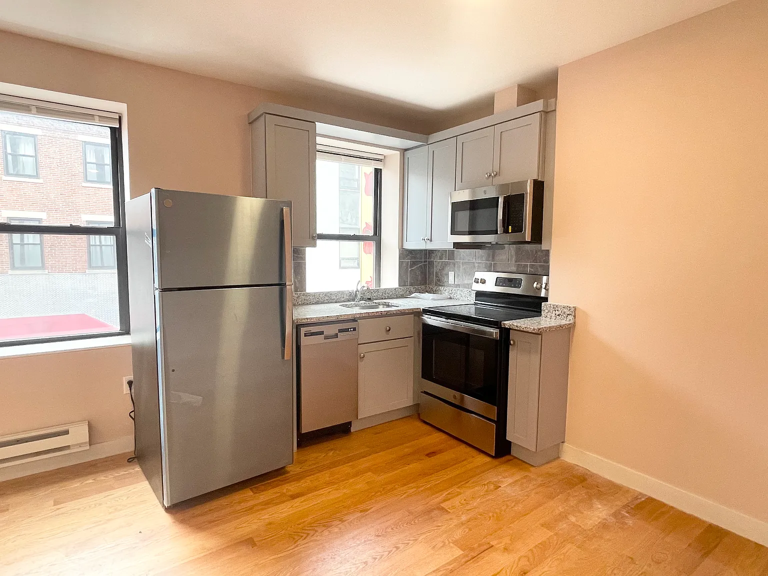 Studio, $2,200 — Photo 1