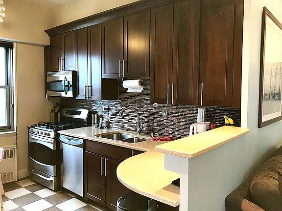 4th image of 6120 Grand Central Pkwy APT A1505