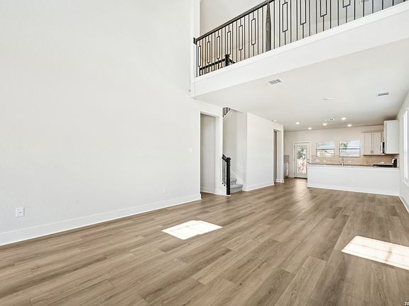 4th image of 1548 Ravine Way