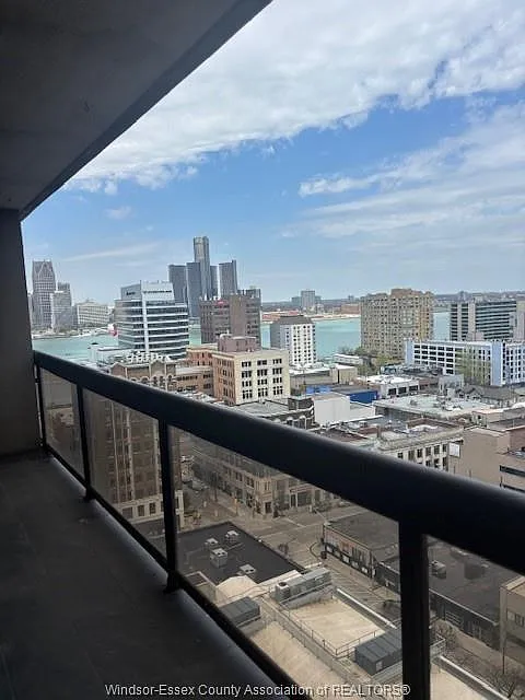 1 bed, 1.0 bath, 775 sqft, $1,800 — Photo 4