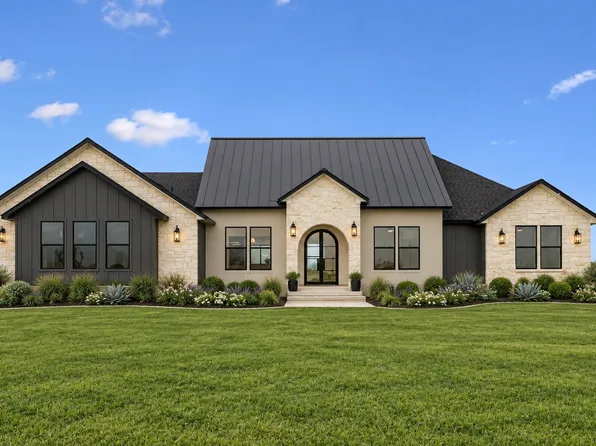 153 TIMBER PL, La Vernia, TX 78121