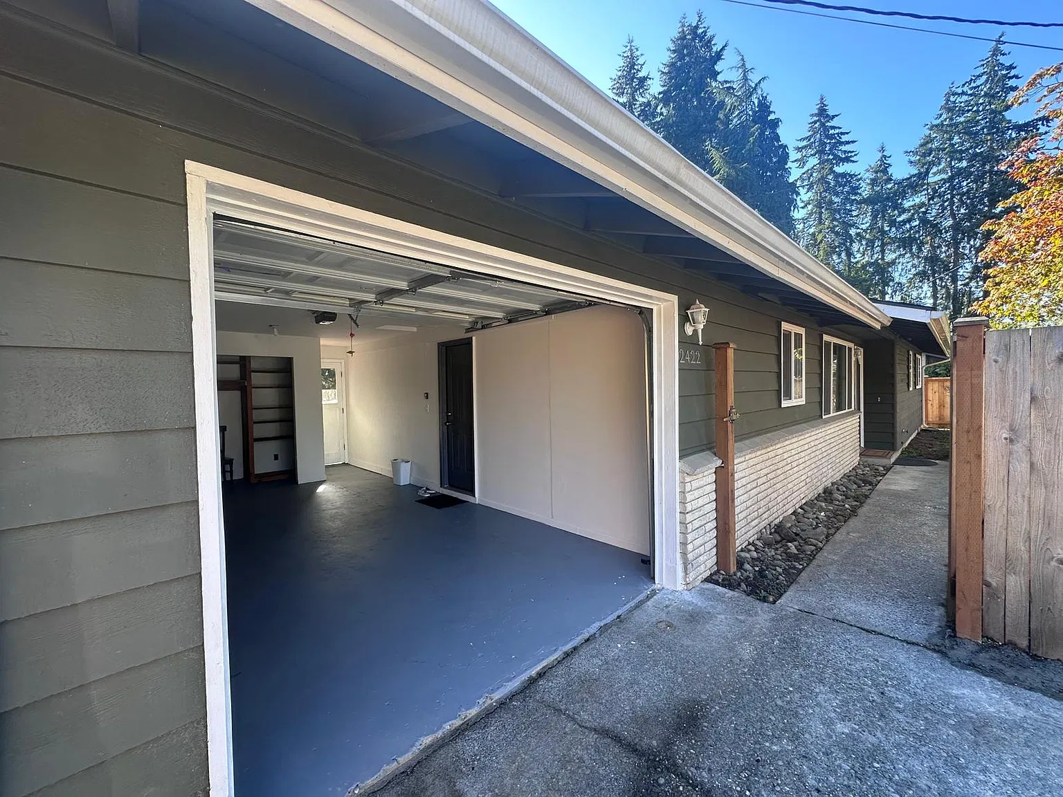 3 bed, 1300 sqft, $3,100 — Photo 4