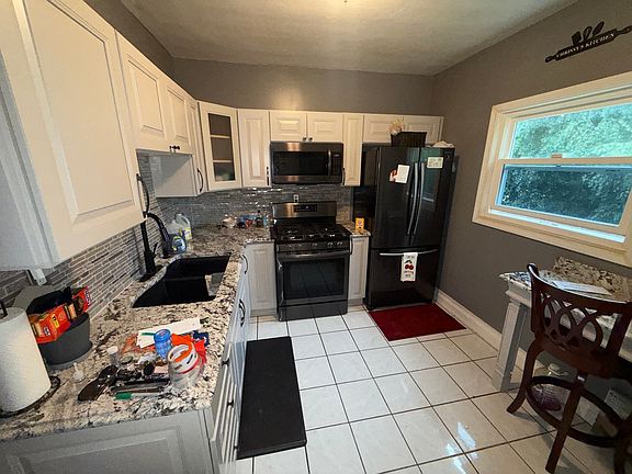 3rd image of 412 156th St