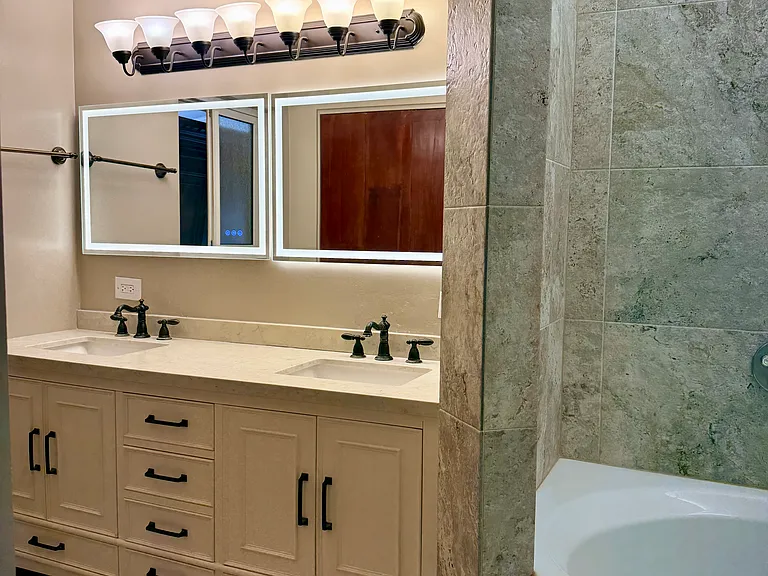 21451 Salamanca Ave — Photo 9