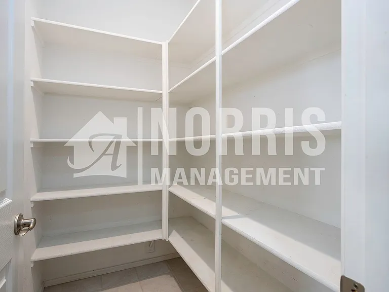 336 E Hawaii Dr — Photo 8