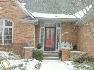5580 Village Ln, Bloomfield Hills, MI