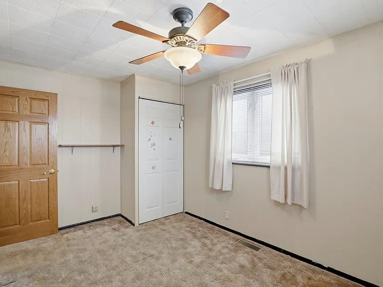 1504 W Tate St — Photo 7