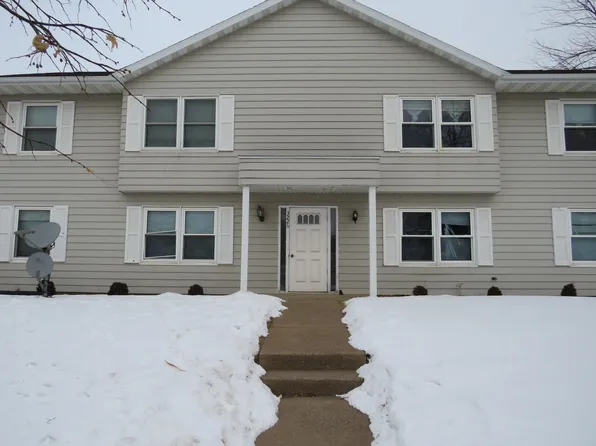 3226 Oak Knoll Dr, Eau Claire, WI 54701