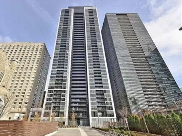 28 Ted Rogers Way #4302, Toronto, ON M4Y 2J4