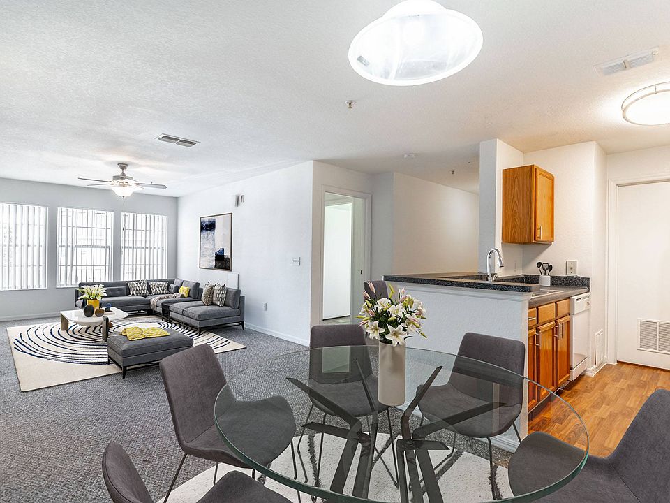 Living/Dining Area