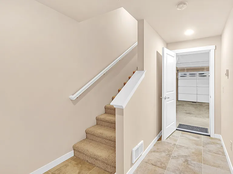 2129 NW Talus Dr — Photo 6