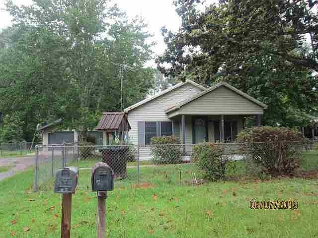 1st image of 855 E Deer St