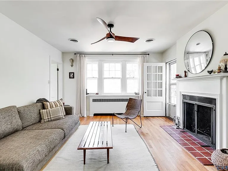 1025 Taylor Ave — Photo 4