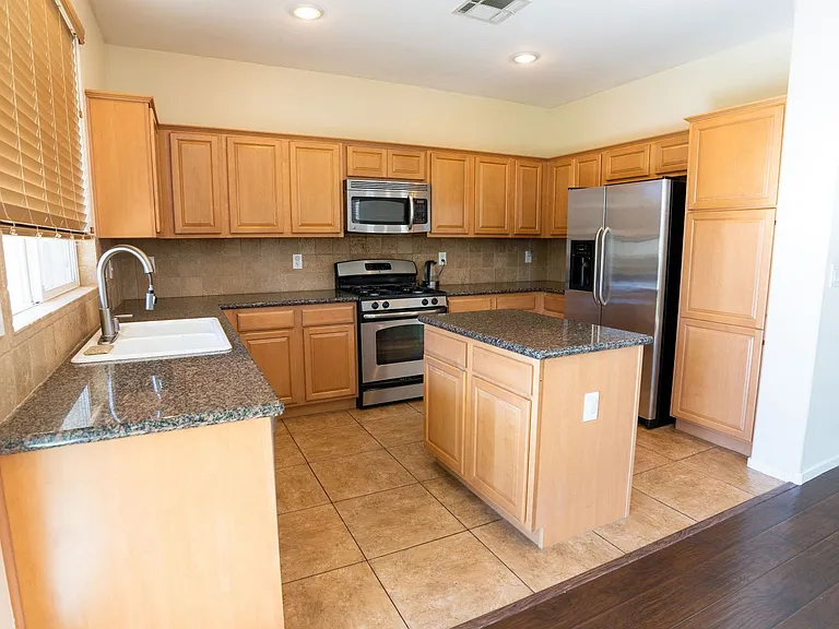 10643 Tray Mountain Ave — Photo 9