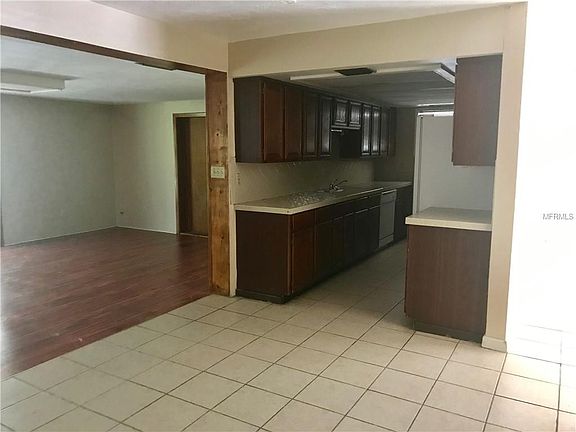 4th image of 4945 Cassatt Ave