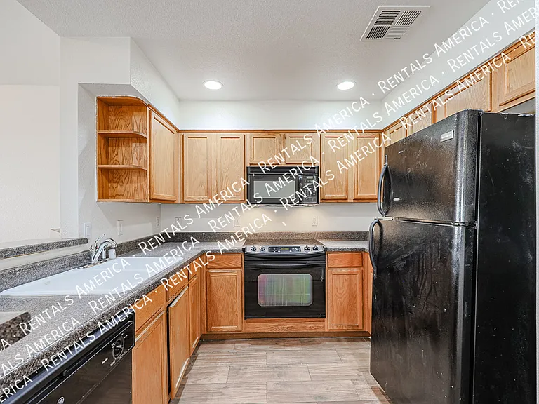 1716 W Cortez St #248 — Photo 6