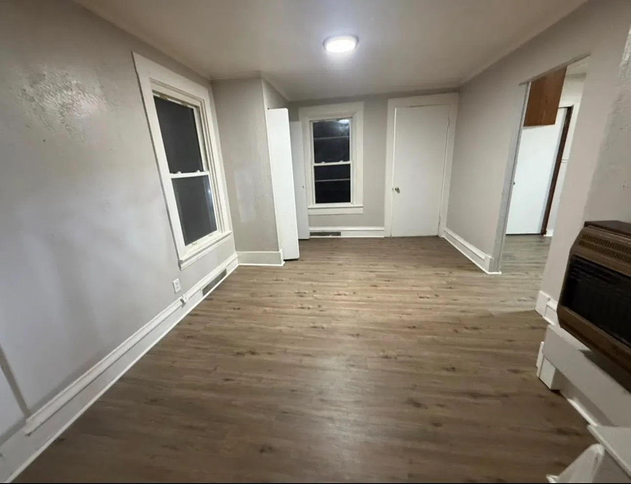3 bed, 957 sqft, $1,200 — Photo 1