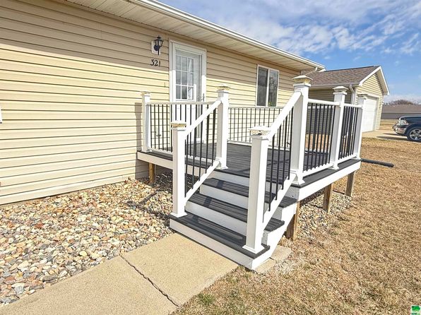 321 W Duke St, Vermillion, SD 57069