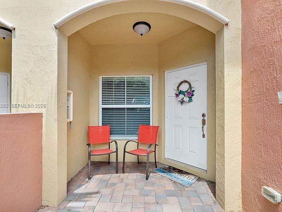 3rd image of 2851 W Prospect Rd Unit 1306
