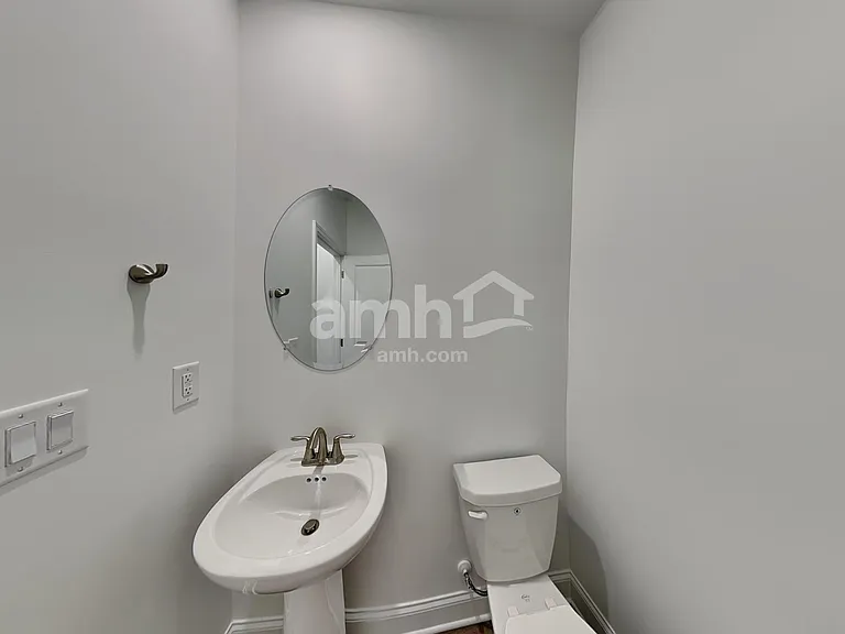 1036 Highland Walk — Photo 11