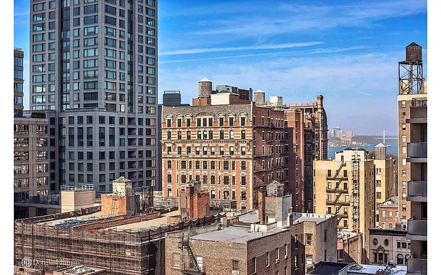 Sold by Douglas Elliman | media 8