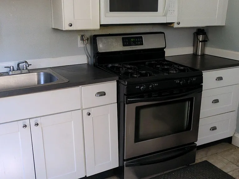 714 E 22nd St #1 — Photo 4