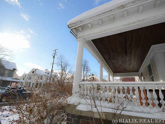 5th image of 611 Fountain St NE