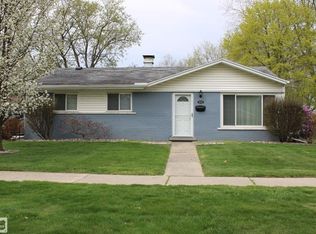 26163 Tawas St, Madison Heights, MI