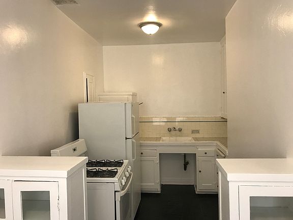 3rd image of 329 S Cloverdale Ave APT 15