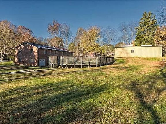 3rd image of 318 Hazelwood Dr