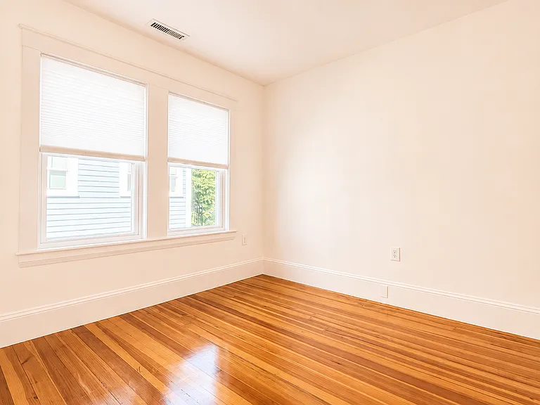 92 Alpine St #92 — Photo 4