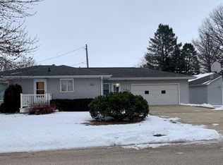 105 F Ave, Grundy Center, IA 50638