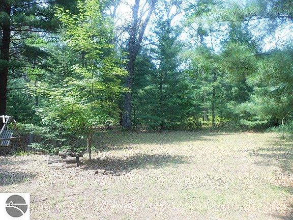 4th image of 5090 Dorothy Dr
