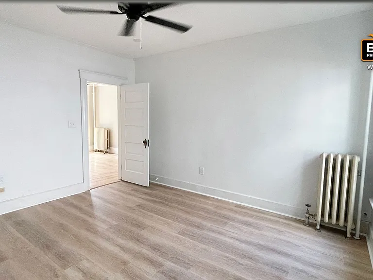 10-12 Otis St — Photo 40